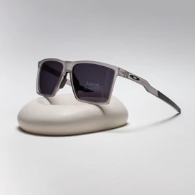 عینک آفتابی اوکلی (Oakley) مدل p1006