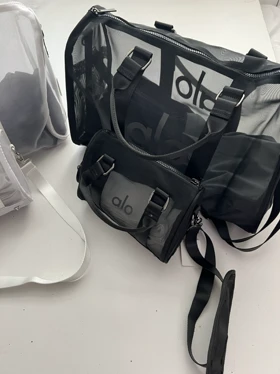 مینی‌بگ اسپرت زنانه الو یوگا Alo Yoga مدل Sheer Duffle
