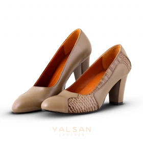کفش پاشنه‌دار زنانه چرم یلسان مدل آنا کد 602-GC