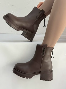 نیم بوت بغل میو 2104