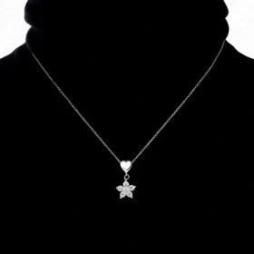 گردنبند نقره طرح قلب و گل نگین‌دار