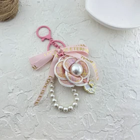 آویز کیف طرح گل و خرس با مروارید زیبا و دوست‌داشتنی