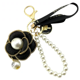 آویز کیف طرح گل و مروارید