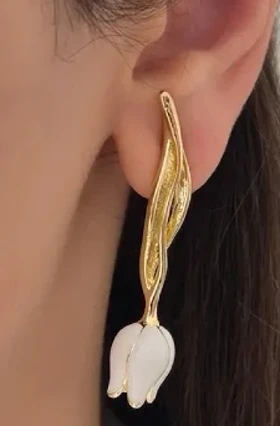 گوشواره زنانه گل رز واژگون میناکاری - کد 8679