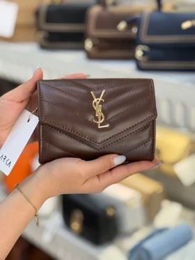 کیف پاسپورتی دخترانه ysl مدل ریحانا (قهوه ای)