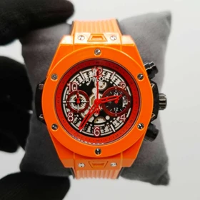 ساعت مچی مردانه هابلوت Hublot سه موتوره کرنوگراف بند رابر با قفل پروانه‌ای و جعبه کادویی