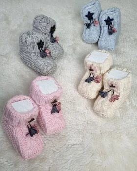 پاپوش کاموایی نوزادی طرح گل