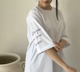 تیشرت لانگ فونتی سفید هیمه استایلیش