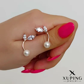 گوشواره ظریف مروارید پرورشی و نگین طرح برگ ژوپینگ