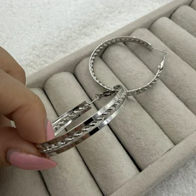 گوشواره حلقه‌ای پیچ وسط (نقره ای)