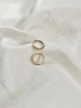 گوشواره حلقه‌ای ظریف چند ضلعی