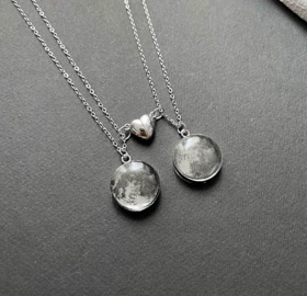 گردنبندست ماه شبتاب