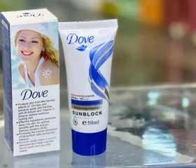 ضد آفتاب بی رنگ داو Dave SPF 90 مناسب انواع پوست حجم 50 میلی‌لیتر
