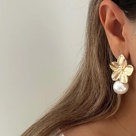 گوشواره گل مرواریدی کد 603