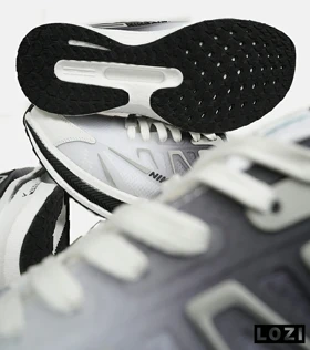 کفش کتانی مردانه سفید خاکستری NIKE zoom X