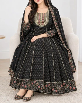 پیراهن زنانه کورتی حاشیه ترمه 7701