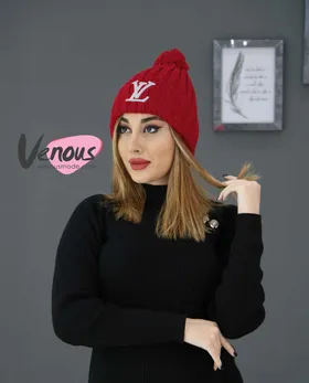 کلاه بافت LV پومدار
