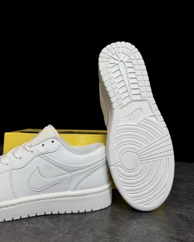 کتانی جردن وان سفید