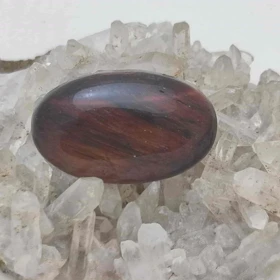 نگین طبیعی سنگ چشم ببر اصل قرمز (چشم شاهین)کد8