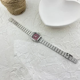 ساعت مچی زنانه با صفحه مربعی و طرح فلورا