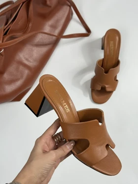 پاشنه هرمس لوشا 2448 (عسلی)