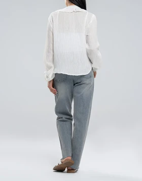 یقه گرد جلو پلیسه