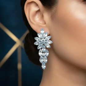 گوشواره زنانه ژوپینگ مدل آزوریا طرح جواهری آویزدار با نگین‌های آبی یخی
