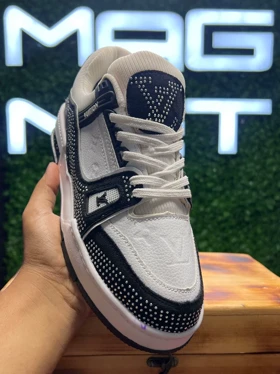 لویی ویتون ترینر نگین‌دار مشکی سفید