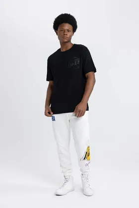 Fit Nba Los Angeles Lakers Boxy Fit Crew یقه تیشرت آستین کوتاه 24y801005065 24Y801005065