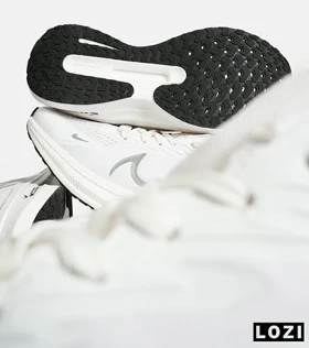 کفش کتانی مردانه طوسی سفید NIKE zoom x
