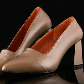 کفش پاشنه‌دار زنانه چرم یلسان مدل تارا کد 613-GN