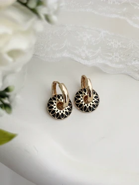 گوشواره حلقه‌ای میناکاری مشکی طلایی ژویپنگ