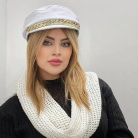 کلاه کاپیتانی چرم با کارتیه طلایی