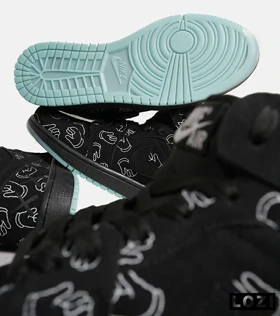 کفش کتانی ساق‌دار Nike Kaws AirJordan 1