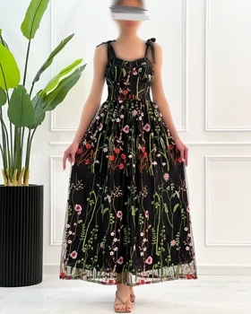 پیراهن مجلسی دکلته گلدوزی