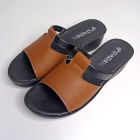 صندل طبی زنانه پاپا مدل آنا brw-blk