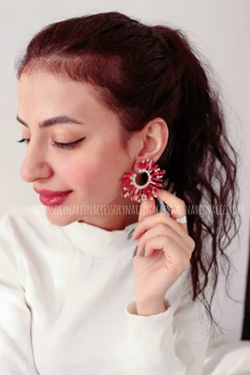 گوشواره قرمز خورشیدی