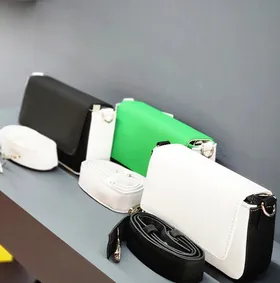 کیف دوشی مینیمال