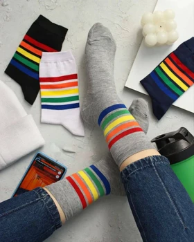 جوراب زنانه ساق‌دار 6 خط رنگین کمانی