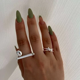 انگشتر زنانه مینیمال طرح میله، ظرافت در عین سادگی