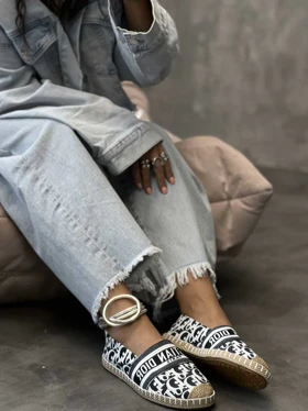 کالج هندی DIOR