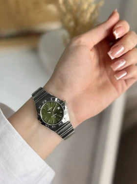 ساعت مچی زنانه امگا تقویم دار کد W524 (سبز)