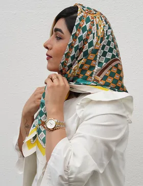 روسری ساتن ابریشم رنگ سبز السا