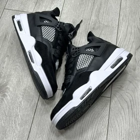 کفش و کتانی مردانه رنگ مشکی مدل NIKE AIR JORDAN 4 جردن ایر