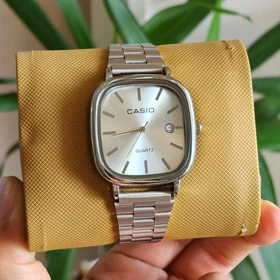 ساعت مچی کاسیو casio اصل ، بند نقره ای صفحه نقره ای ضد آب رنگ ثابت