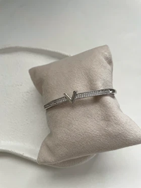 بنگل های نگین‌دار