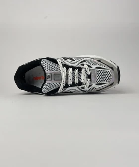 کفش ورزشی نیوبالانس 1064 سفید