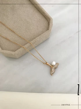 گردنبند دم وال و مروارید