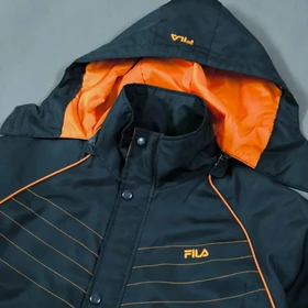 Size L-XL کاپشن اور اورجینال برند معتبر و مشهووور FILA ایتالیا (تاناکورا اورجینال)