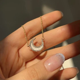 گردنبند ماه
